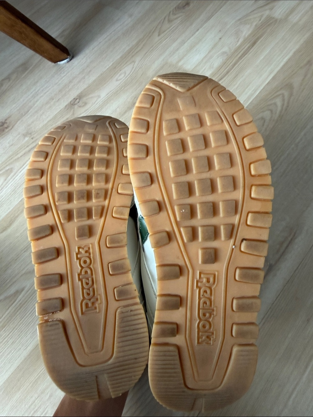 Reebok White Sneakers with Green Side Stripes - Picture 4 of 5
